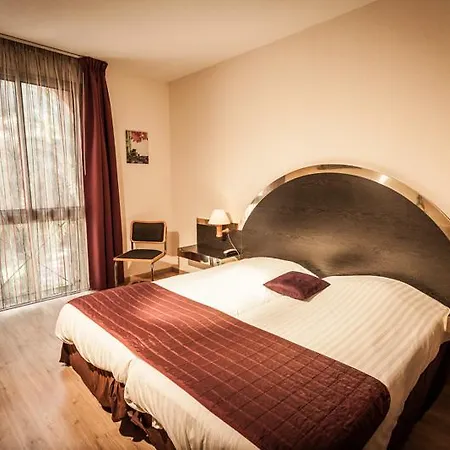מלון Le Clos De L'aube Rouge - Montpellier / Le Lez 3*