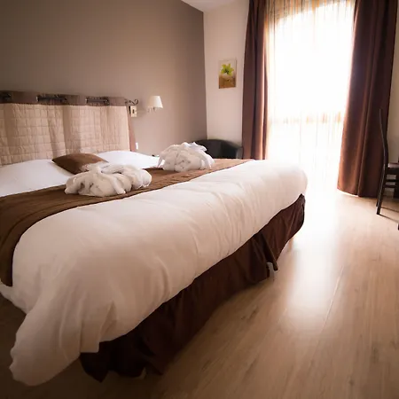 Western Le Clos De L'aube Rouge 3* קסטלנאו-לה-לז