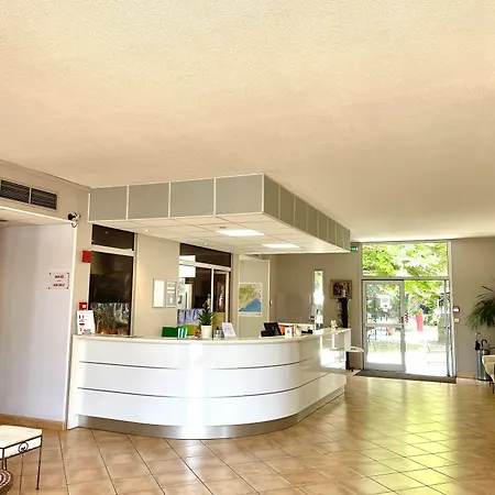 Le Clos De L'aube Rouge - Montpellier / Le Lez 3* كاستيلنو-لو-ليه