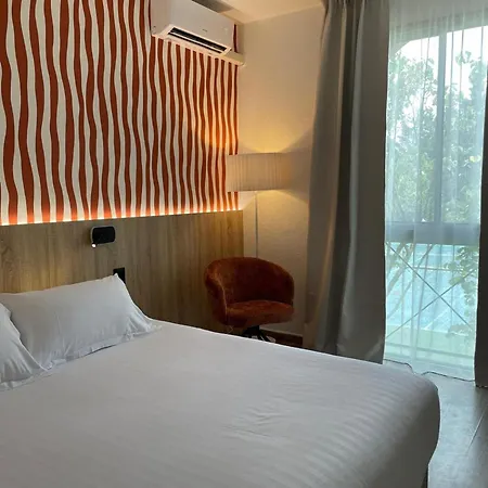 Western Le Clos De L'aube Rouge Montpellier Est 3*