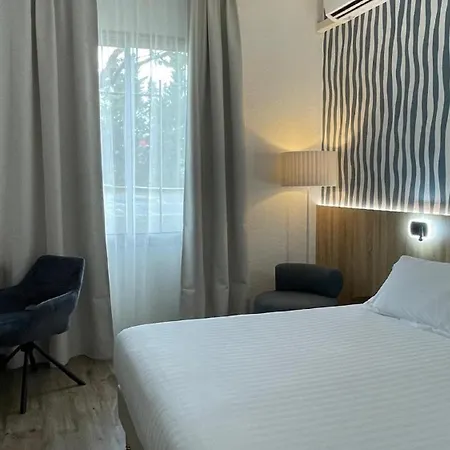 Best Western Le Clos De L'Aube Rouge Hotel 3*