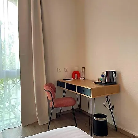 Hotel Western Le Clos De L'aube Rouge Montpellier Est 3*