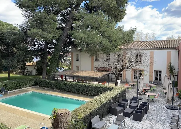 호텔 Le Clos De L'aube Rouge - Montpellier / Le Lez 3*