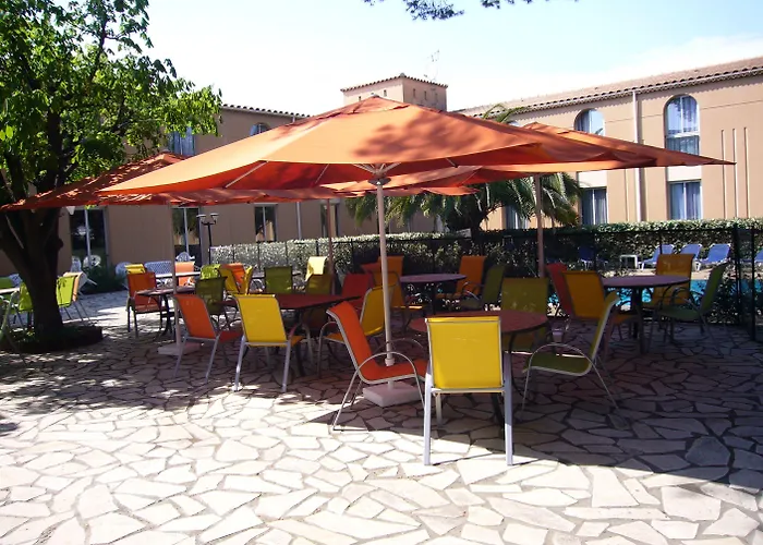 호텔 Le Clos De L'aube Rouge - Montpellier / Le Lez 3*