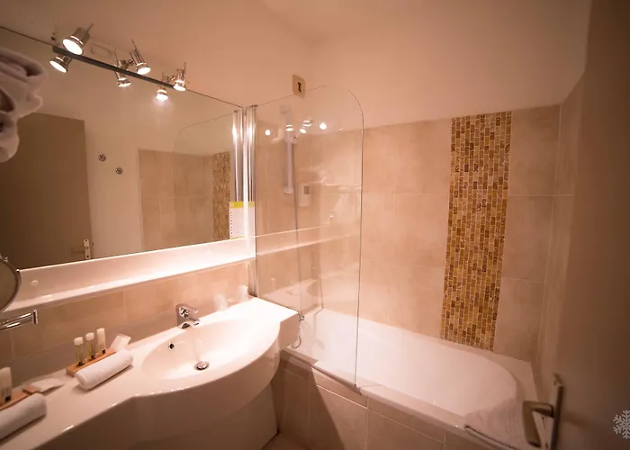 Le Clos De L'aube Rouge - Montpellier / Le Lez 호텔 3*
